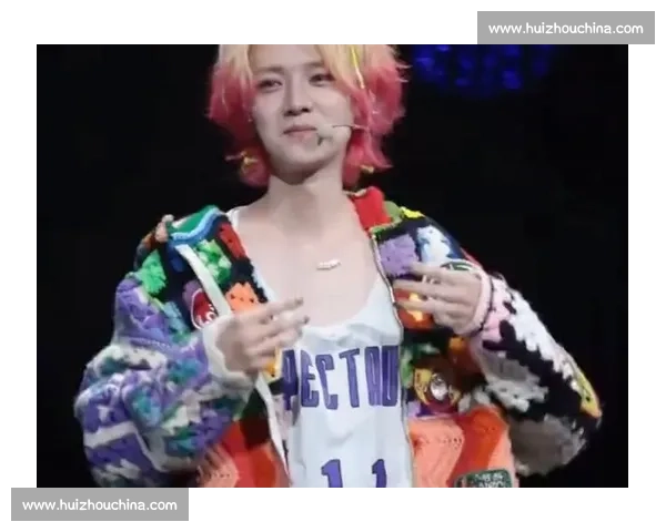 鹿晗 2025 巡演排练现解压新招:花式足球玩转舞台活力 鹿晗 2025 巡演排练现解压新招:花式足球玩转舞台活力