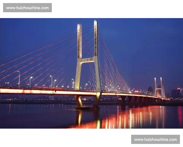 洪州大桥见证万人双向奔赴 南昌夜跑点燃全城热恋